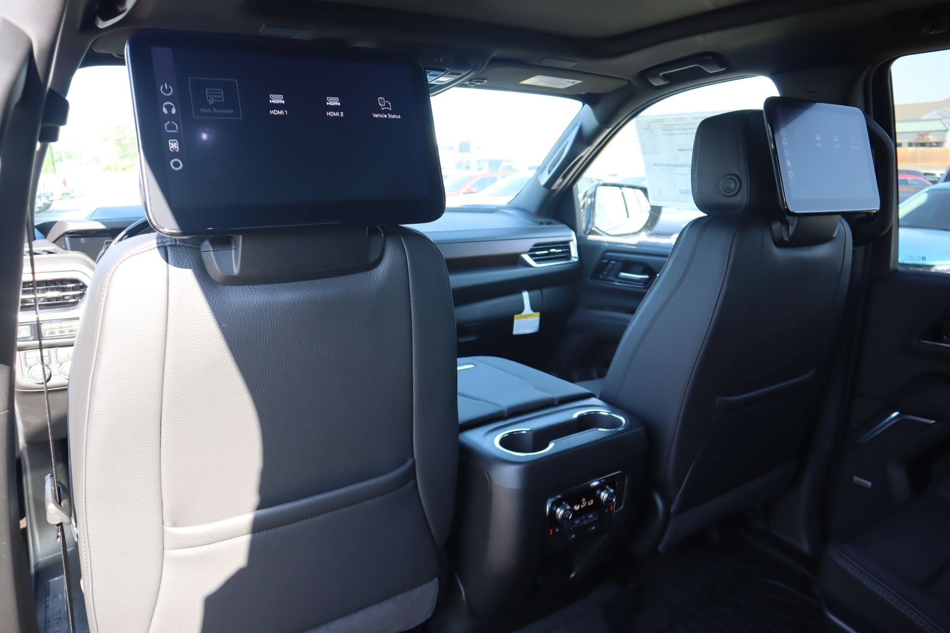 2026 GMC Yukon Denali - Photo 15
