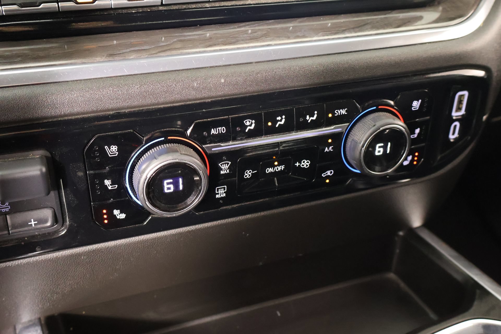 2024 Chevrolet Silverado 1500 LTZ - Photo 7