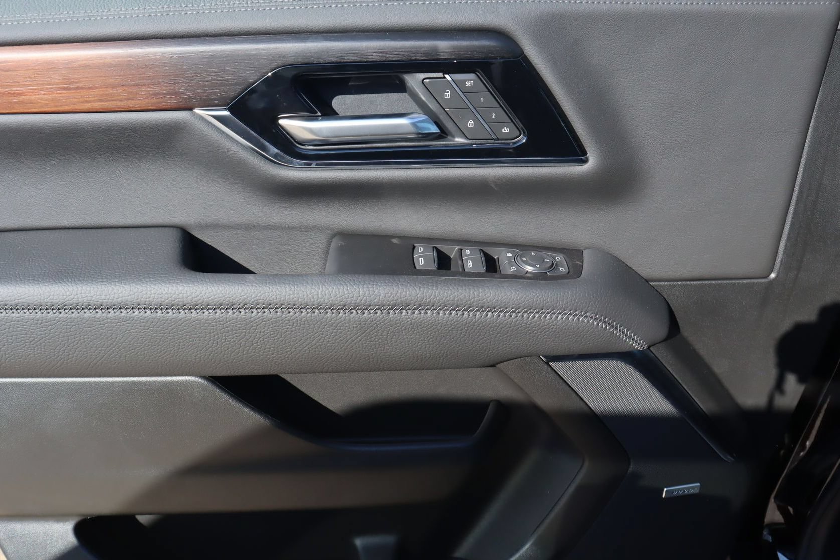 2026 GMC Yukon Denali - Photo 26
