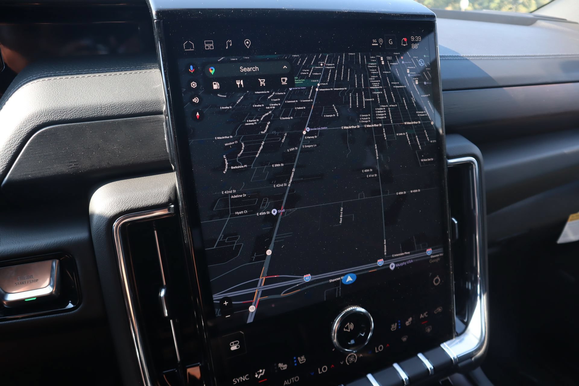 2026 GMC Yukon Denali - Photo 9