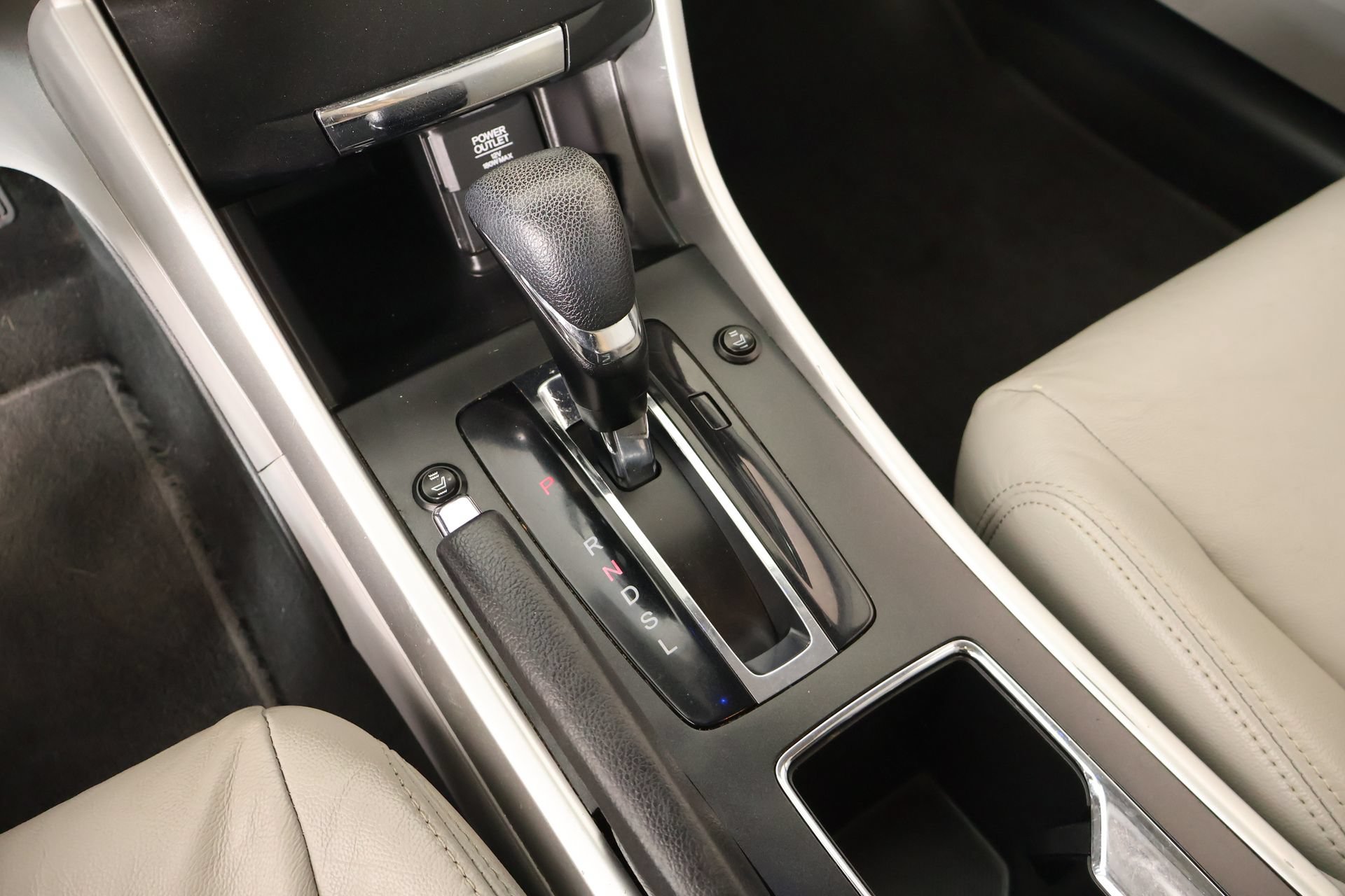 2013 Honda Accord LX - Photo 8