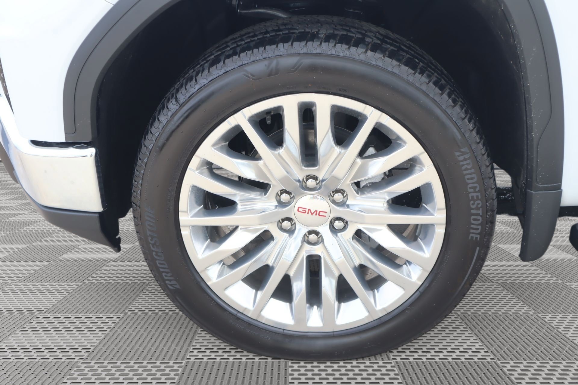 2026 GMC Sierra 1500 SLT - Photo 18