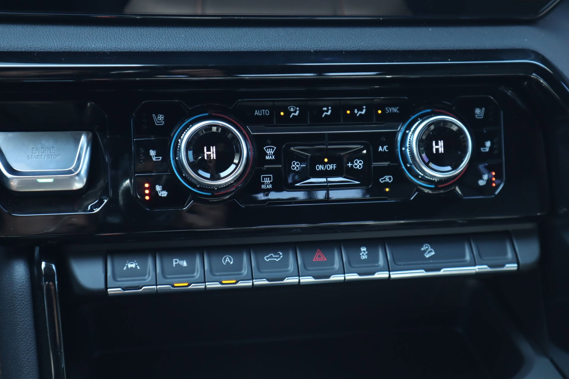 2026 GMC Sierra 1500 AT4 - Photo 10