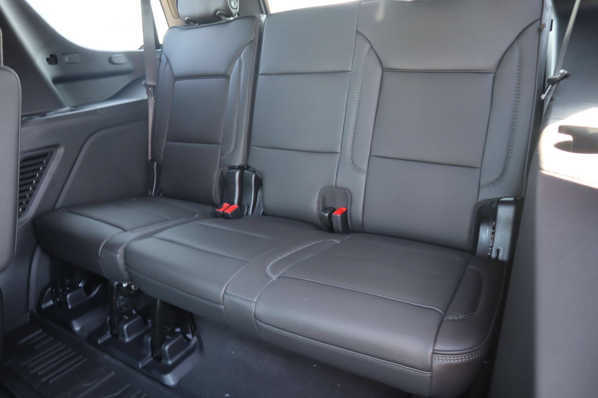 2026 GMC Yukon Denali - Photo 16
