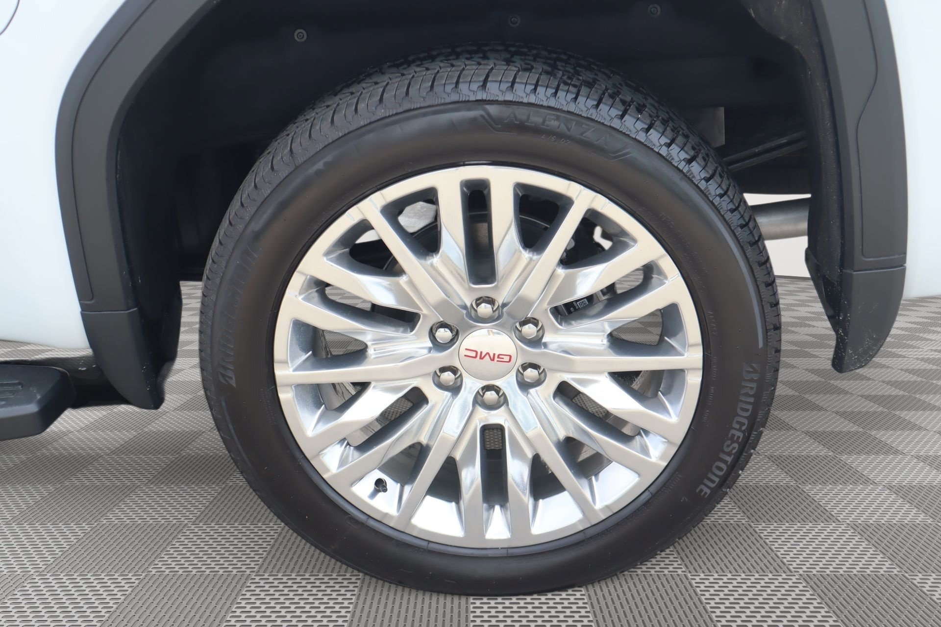 2026 GMC Sierra 1500 SLT - Photo 17