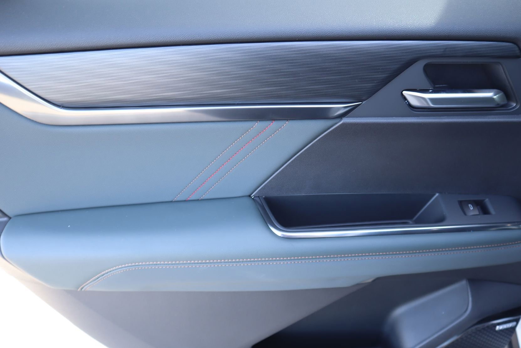 2026 GMC Acadia AT4 - Photo 25