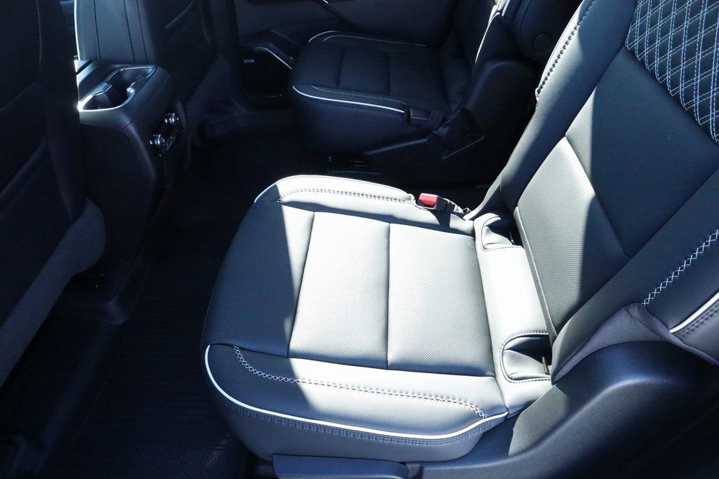 2026 GMC Acadia Denali - Photo 14