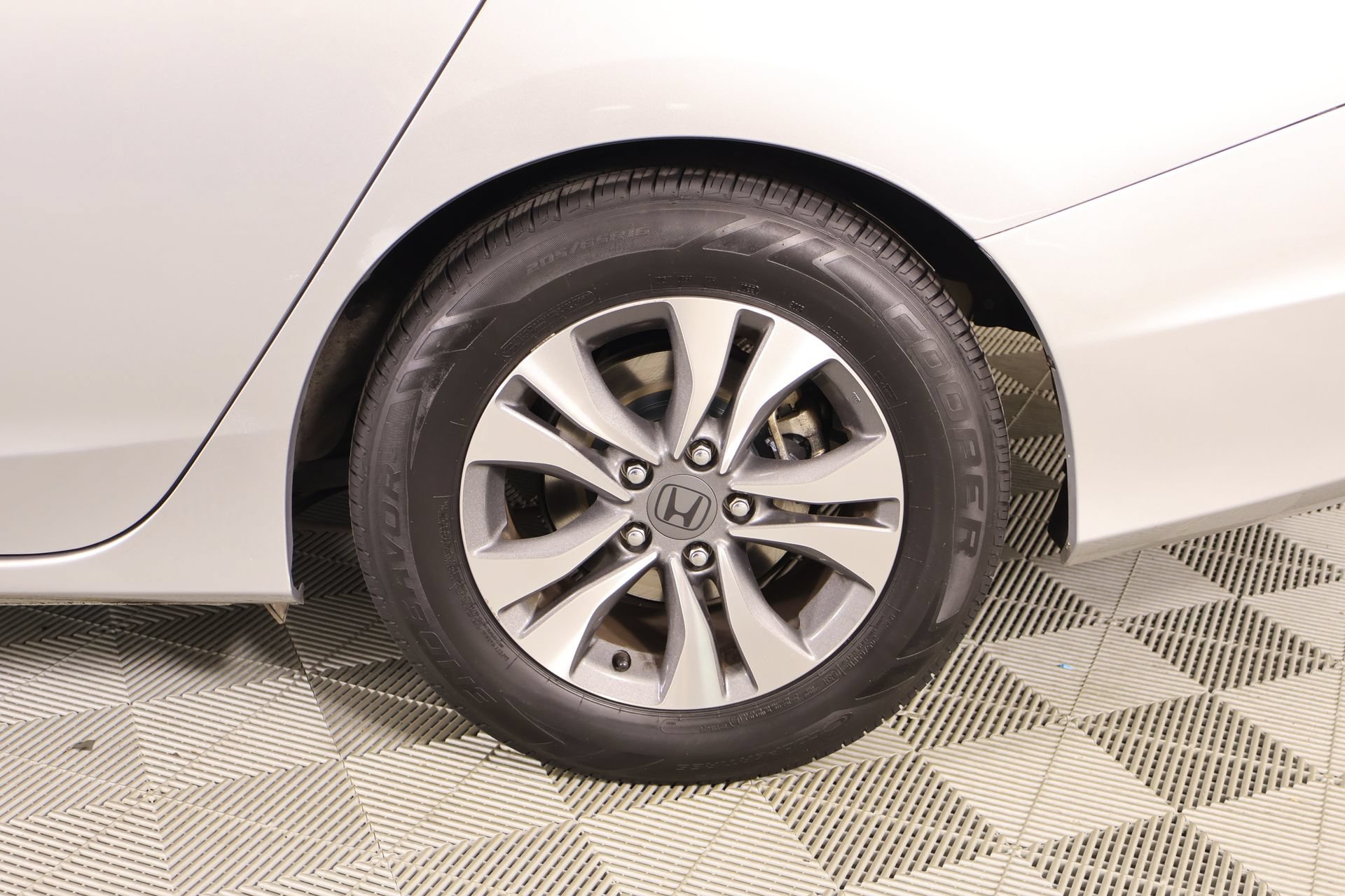 2013 Honda Accord LX - Photo 18