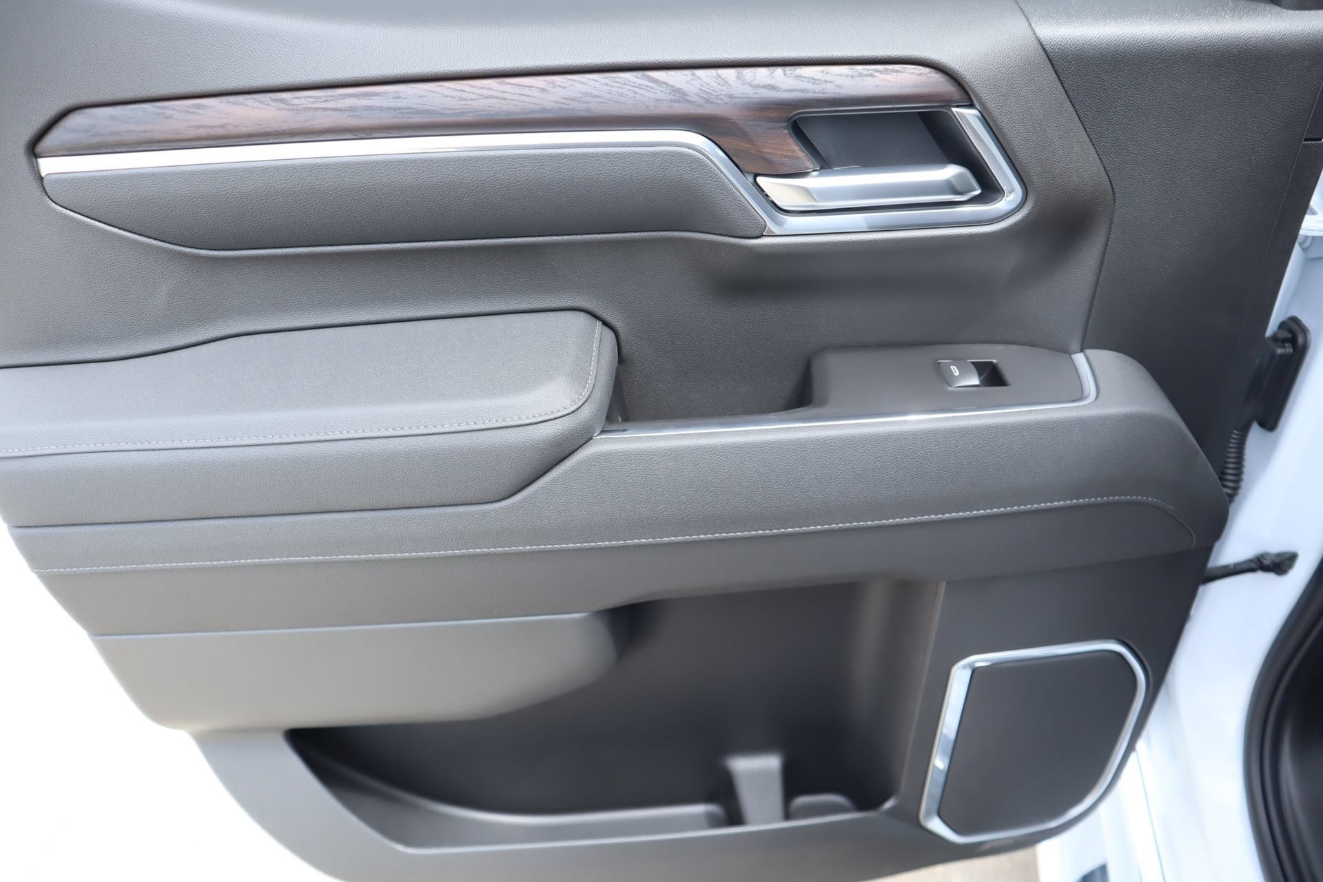 2026 GMC Sierra 1500 SLT - Photo 25