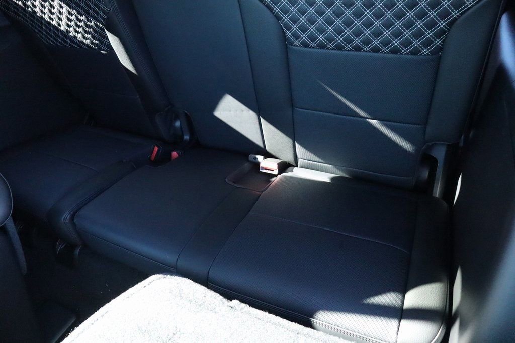 2026 GMC Acadia Denali - Photo 15