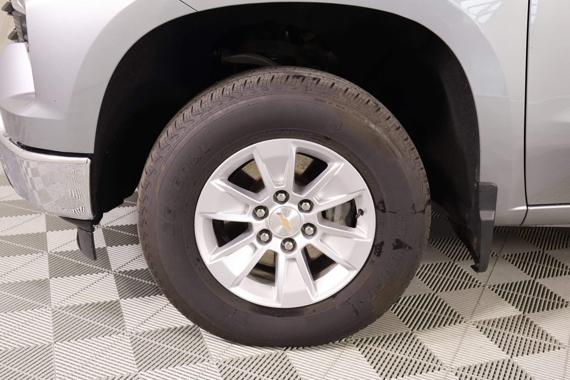 2025 Chevrolet Silverado 1500 LT - Photo 17