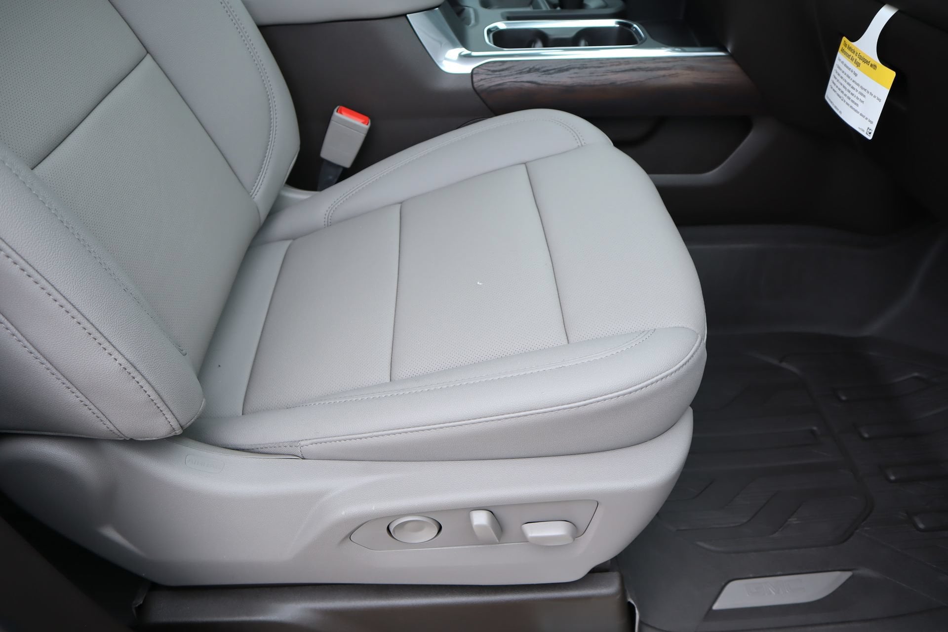 2026 GMC Sierra 1500 SLT - Photo 17