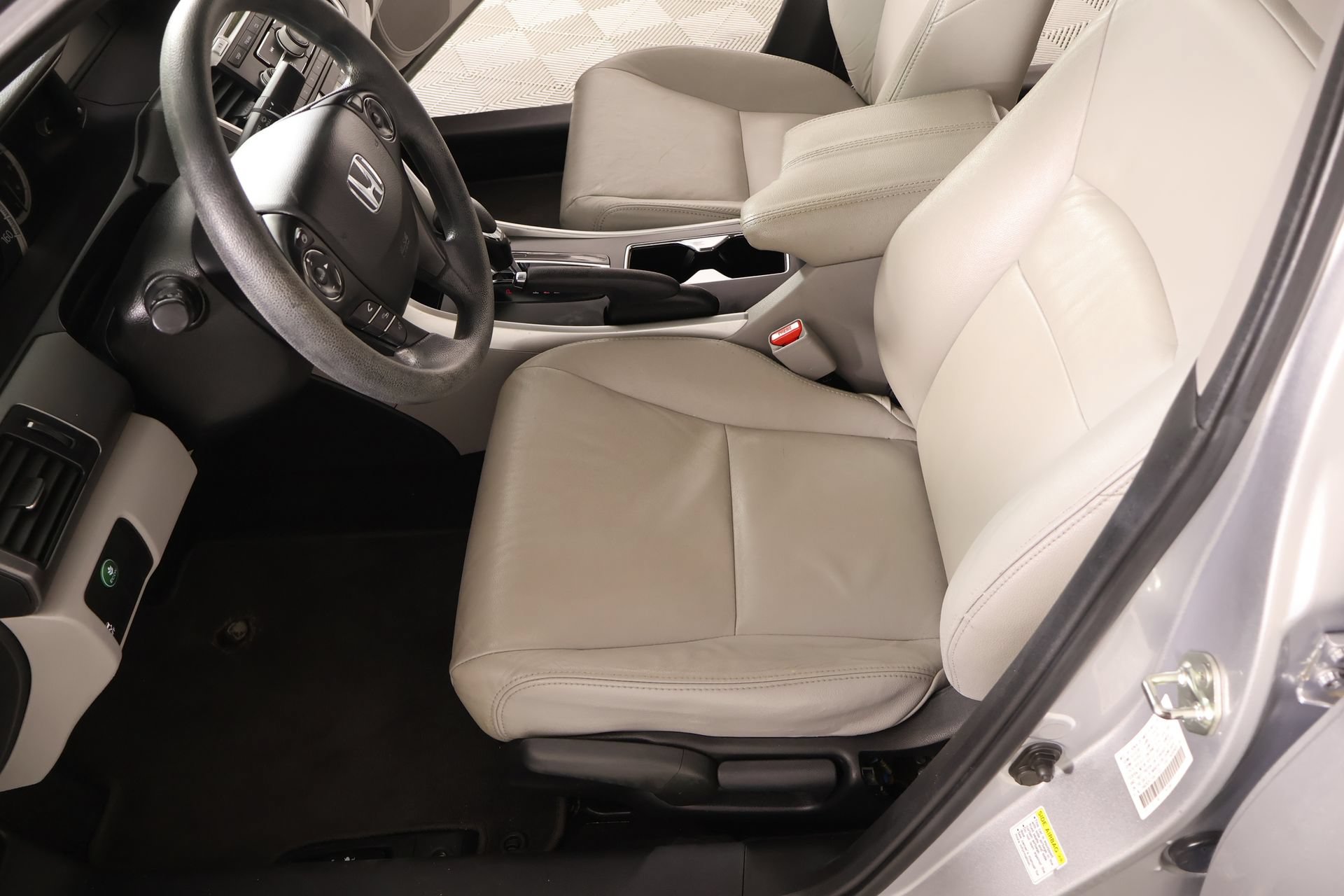 2013 Honda Accord LX - Photo 11