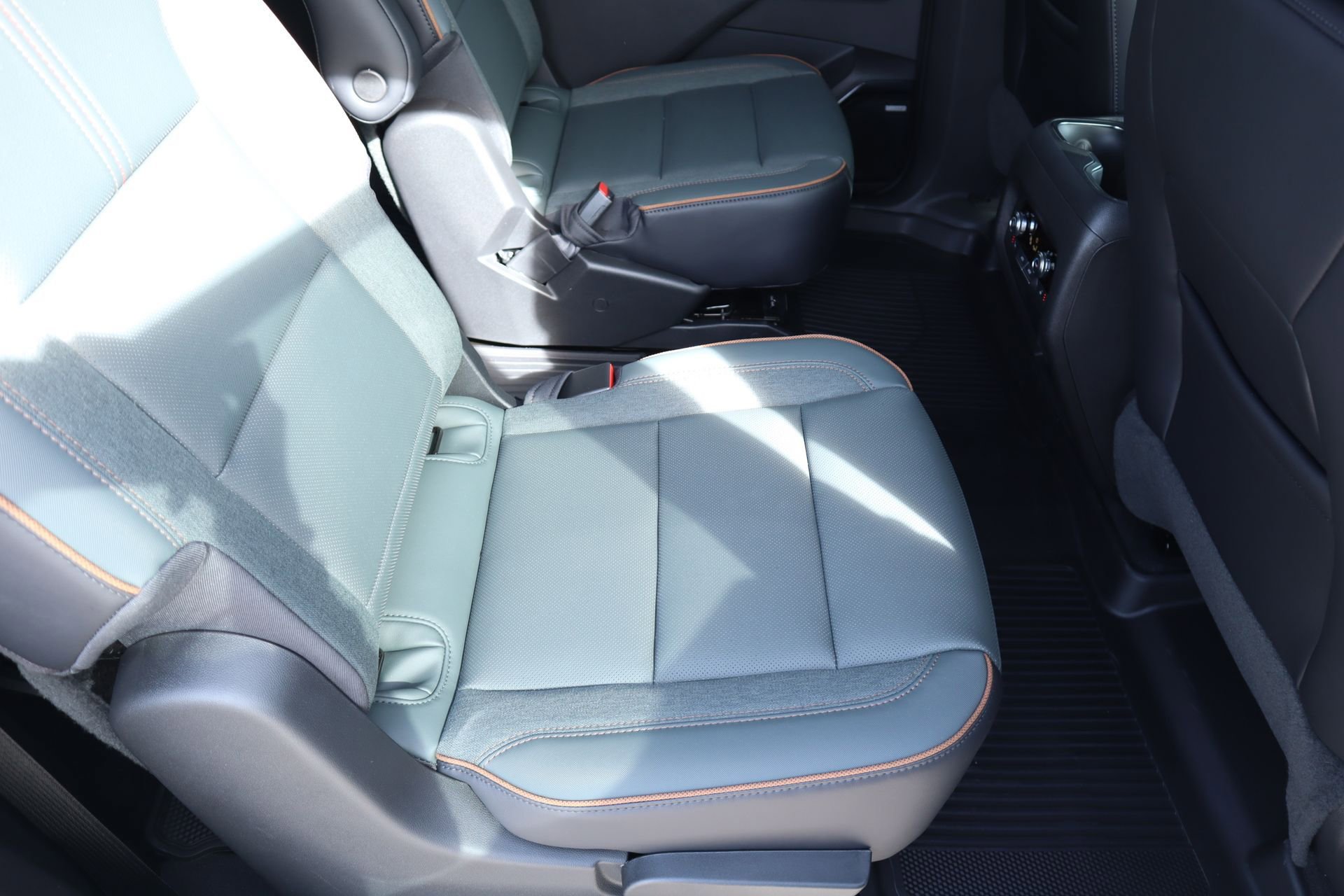 2026 GMC Acadia AT4 - Photo 16