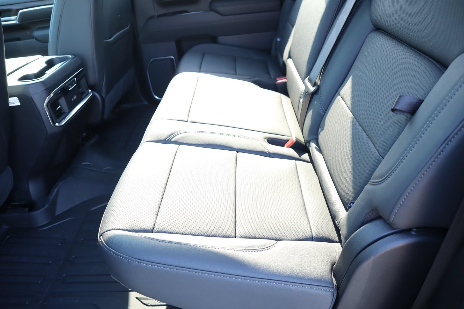 2026 GMC Sierra 2500HD SLT - Photo 17