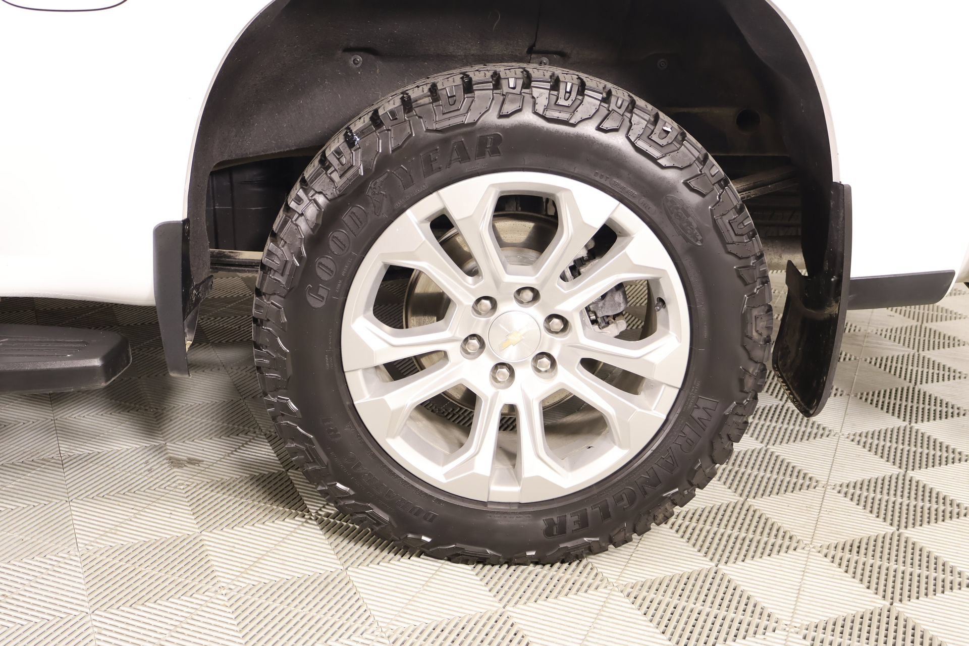 2024 Chevrolet Silverado 1500 LTZ - Photo 19