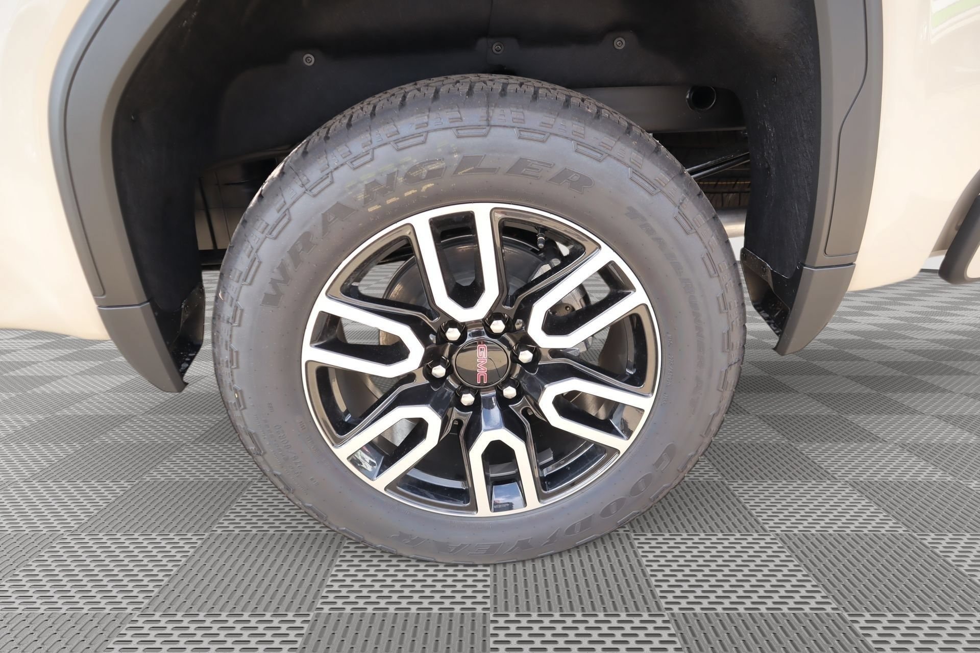 2026 GMC Sierra 1500 AT4 - Photo 20