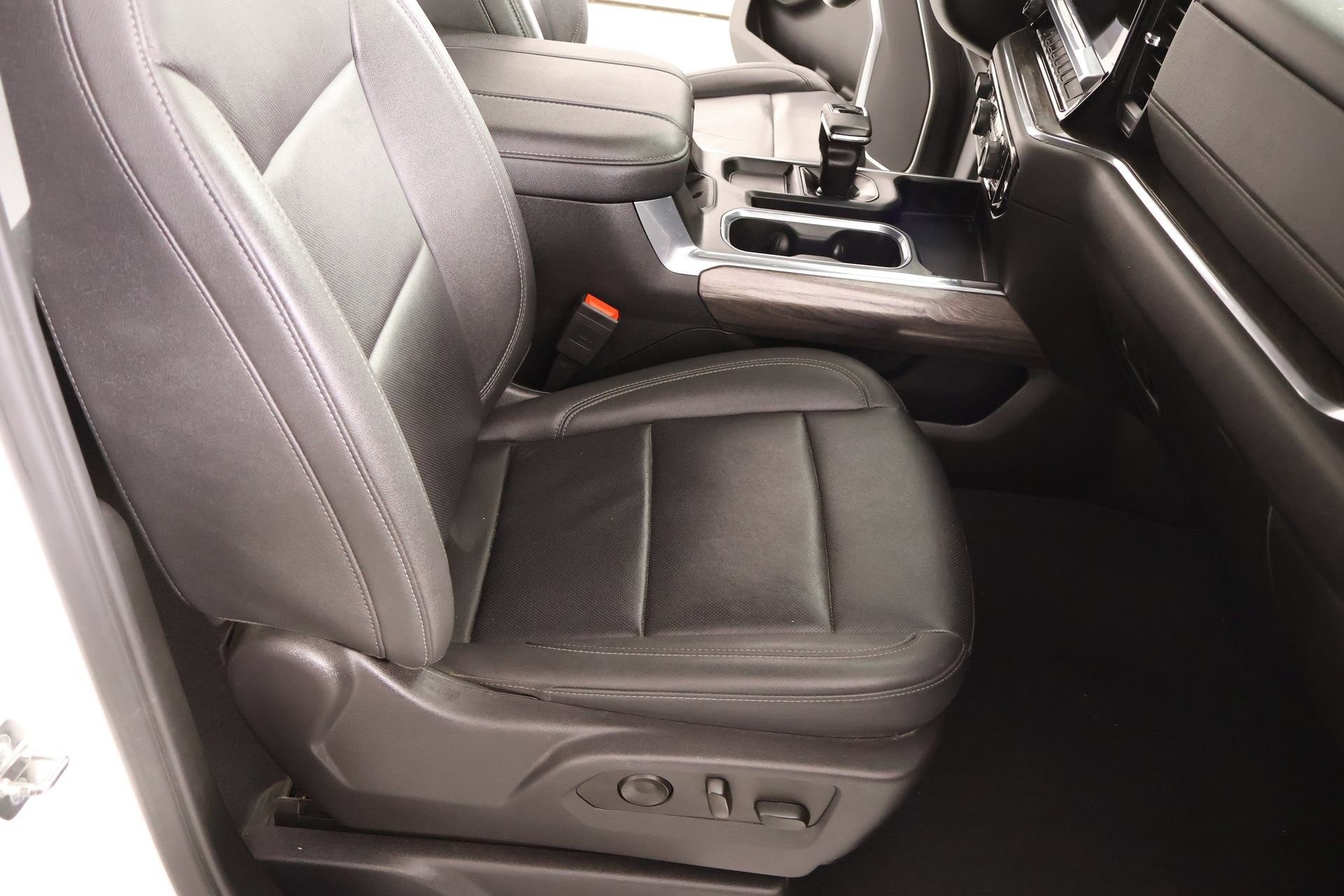 2024 Chevrolet Silverado 1500 LTZ - Photo 14