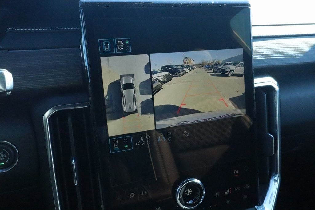 2026 GMC Acadia Denali - Photo 9