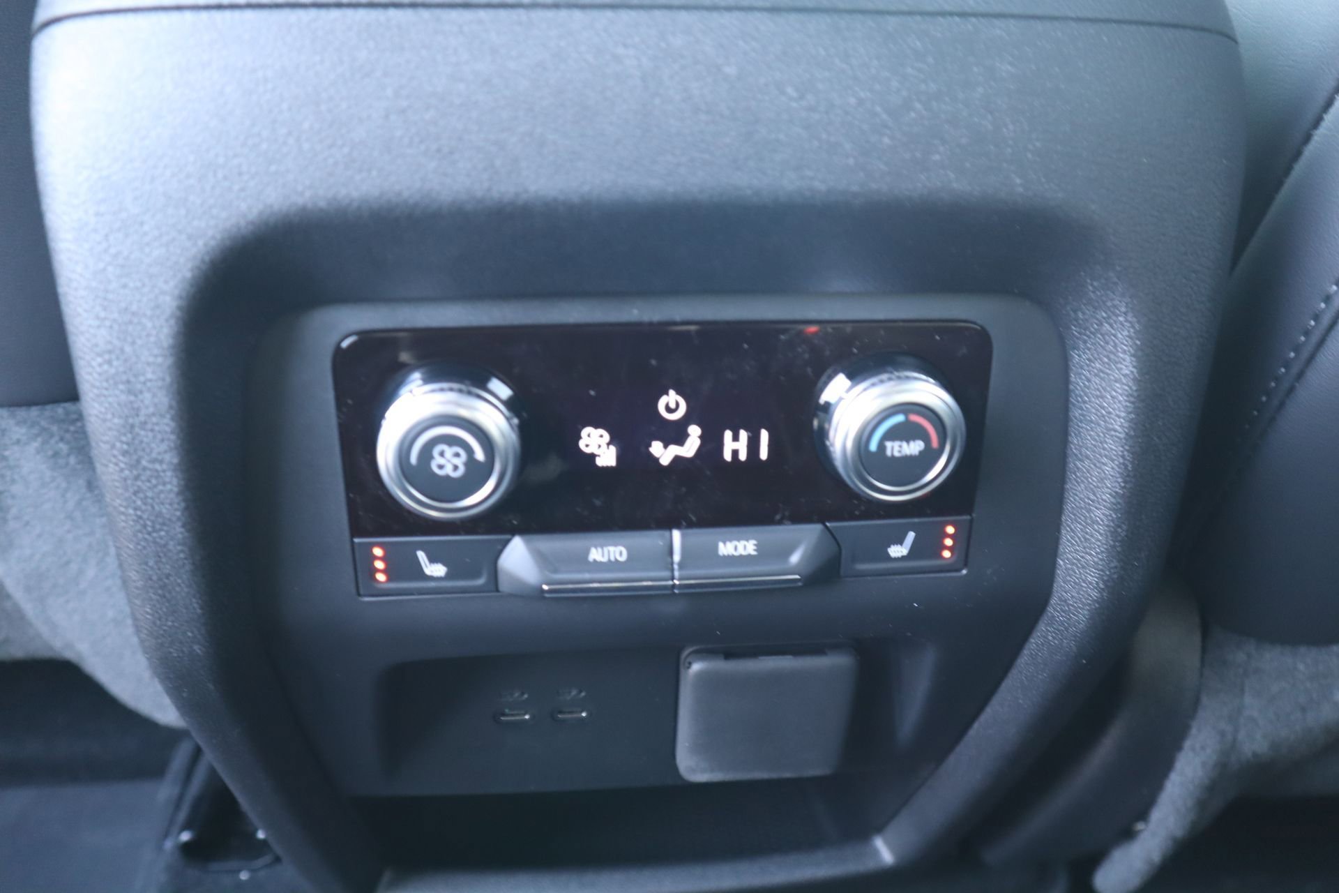 2026 GMC Acadia AT4 - Photo 17