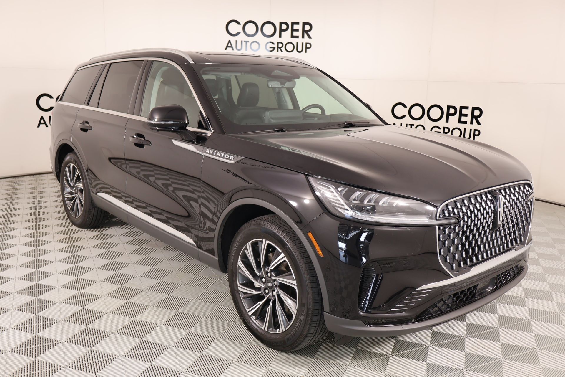 2025 Lincoln Aviator Premiere AWD's photo