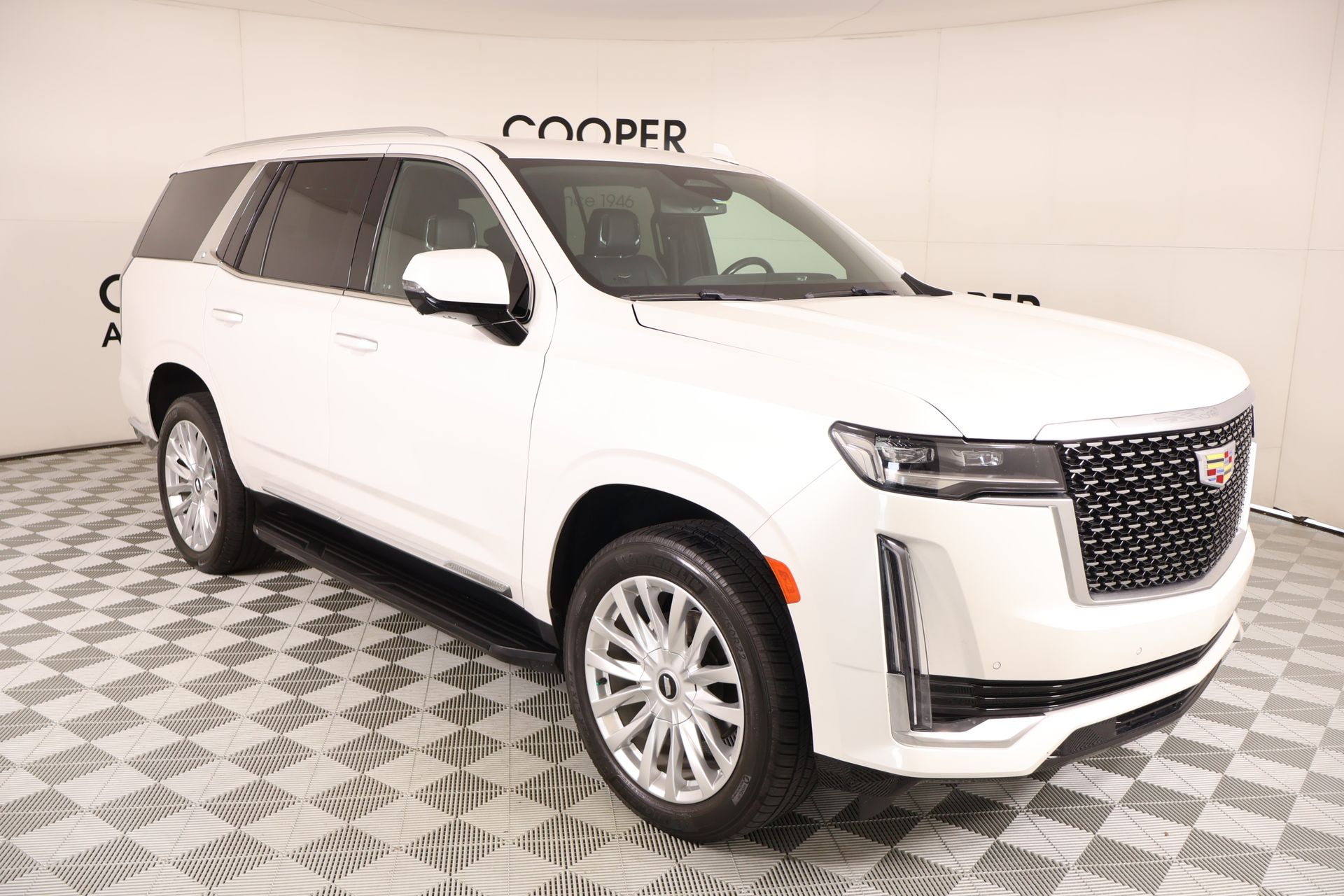 2022 Cadillac Escalade 4WD Luxury's photo