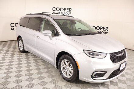 2022 Chrysler Pacifica Touring L Van Passenger Van