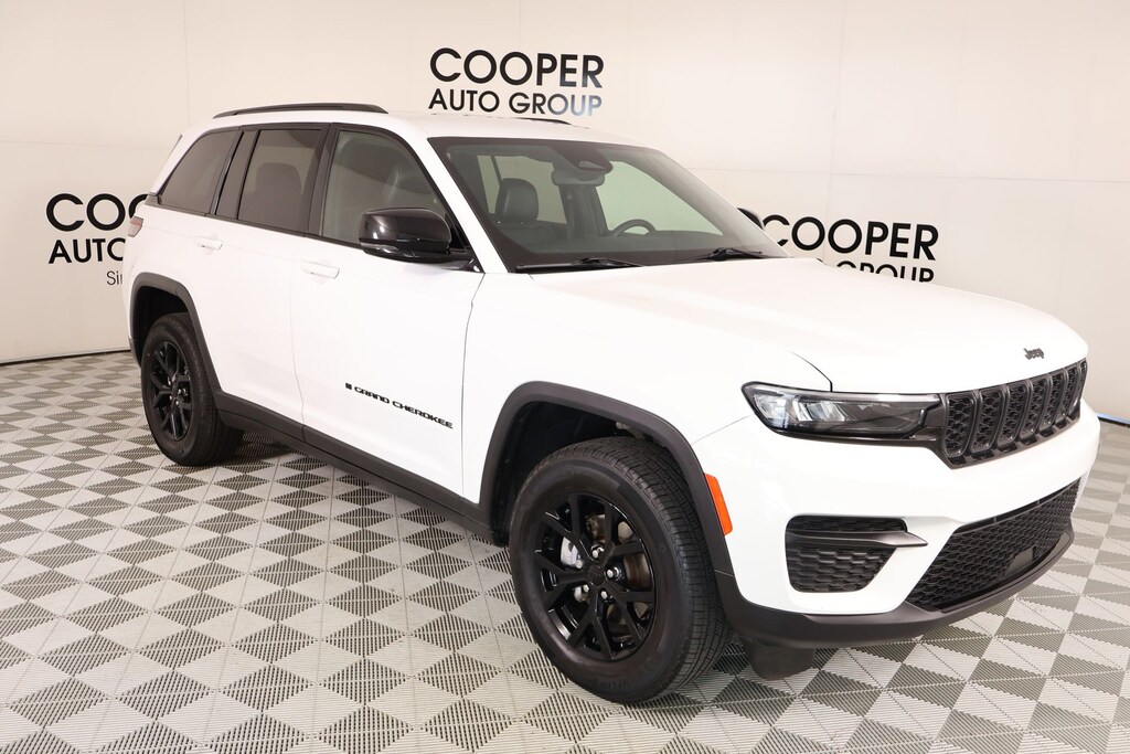 Certified 2024 Jeep Grand Cherokee Laredo SUV