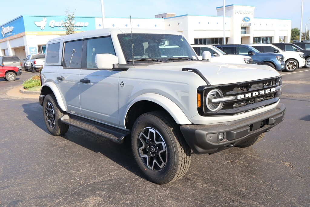 New 2026 Ford Bronco Outer Banks SUV