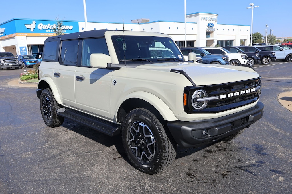 New 2026 Ford Bronco Outer Banks SUV