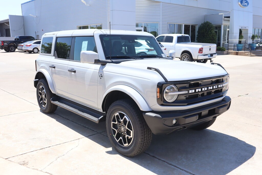 New 2026 Ford Bronco Outer Banks SUV
