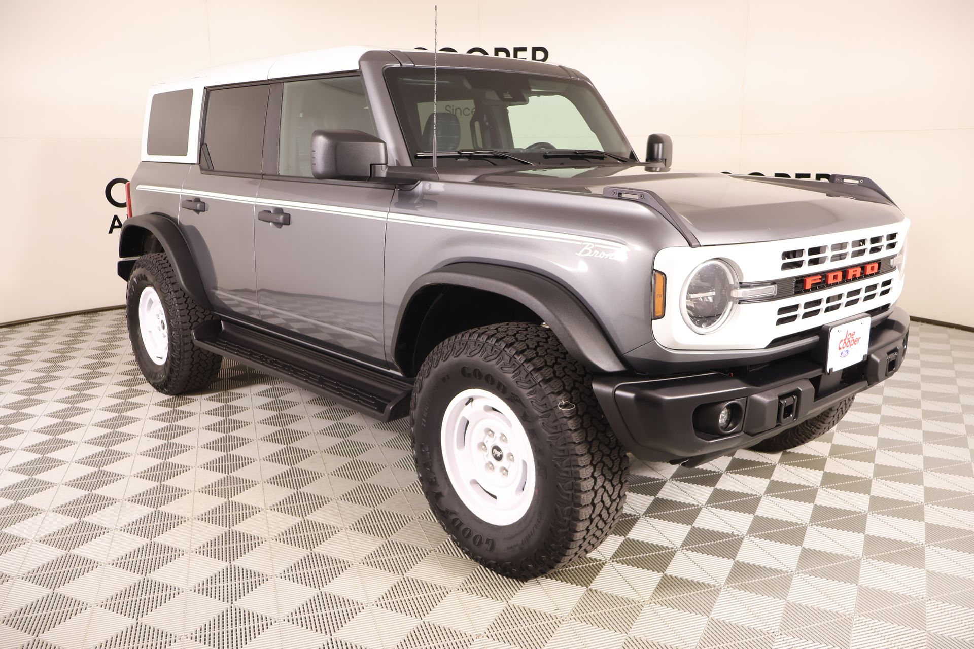 2025 Ford Bronco 4-Door Heritage Editon