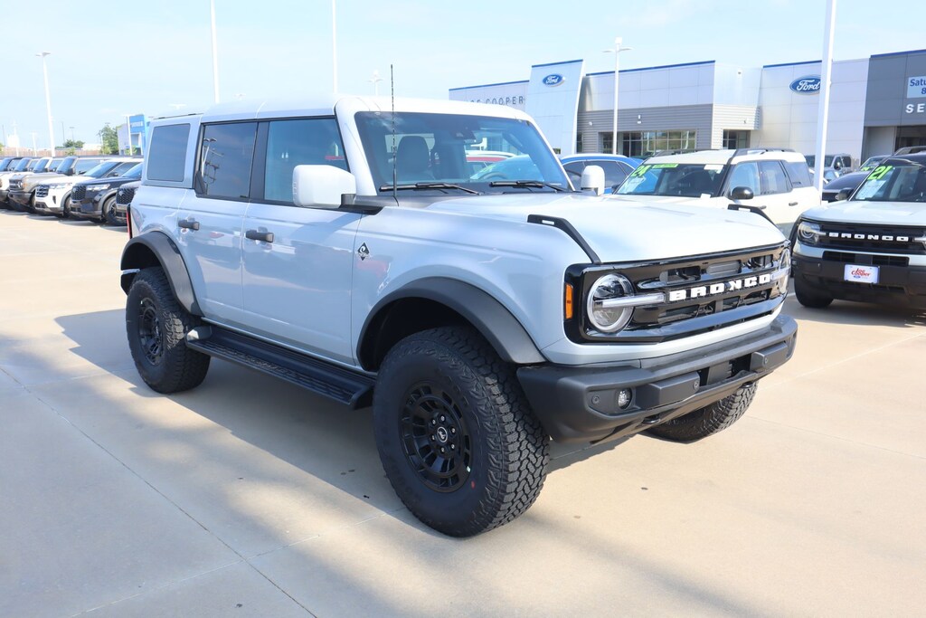 New 2026 Ford Bronco Outer Banks SUV