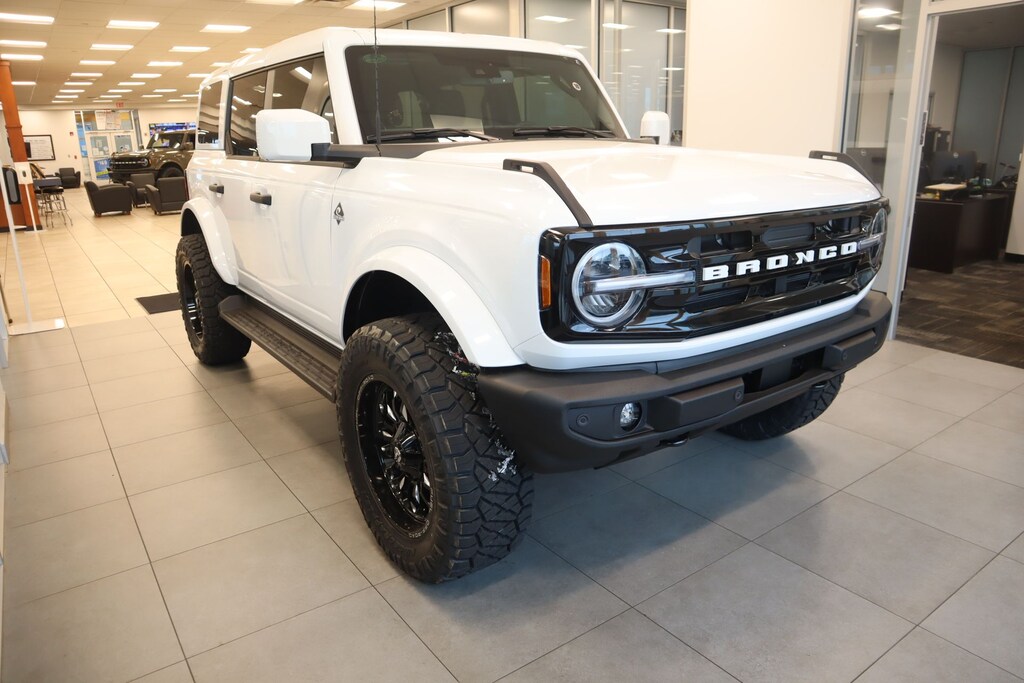New 2026 Ford Bronco Outer Banks SUV