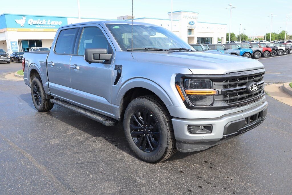 New 2025 Ford F-150 XLT Truck SuperCrew Cab