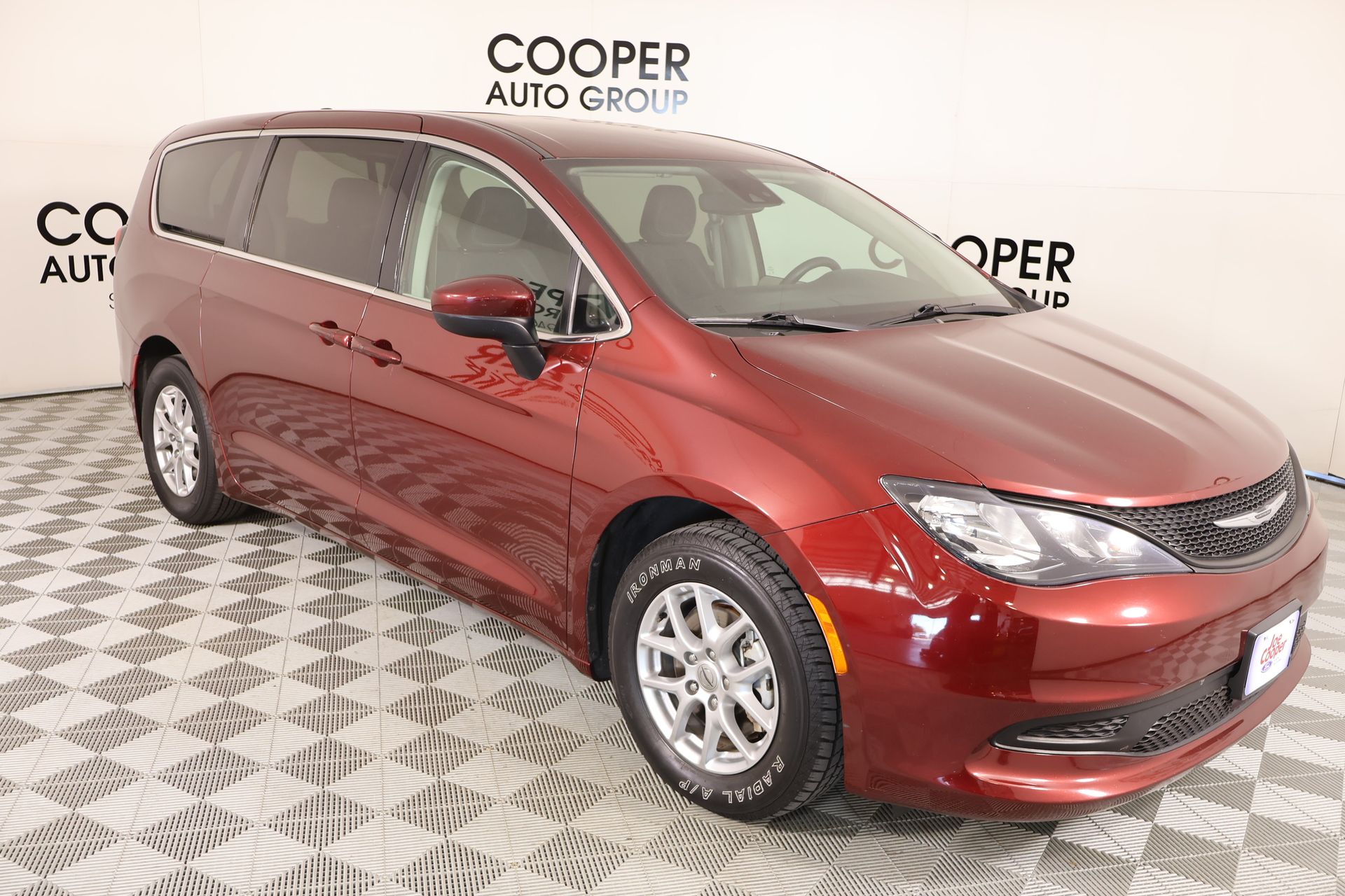 2023 Chrysler Voyager LX's photo