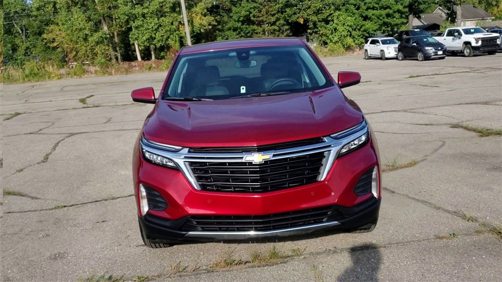 2024 Chevrolet Equinox LT photo 3