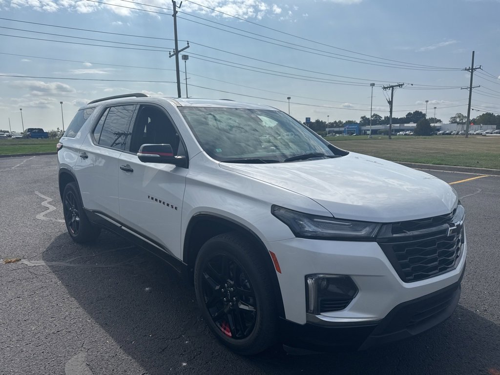 2023 Chevrolet Traverse Premier photo 2