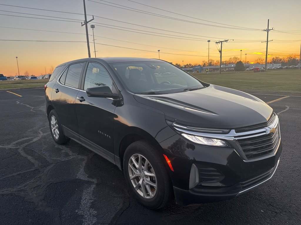 2023 Chevrolet Equinox LT photo 2