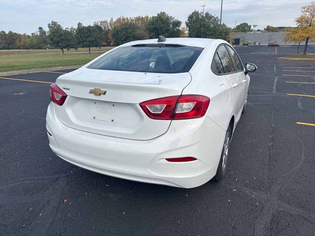 2018 Chevrolet Cruze LS photo 4