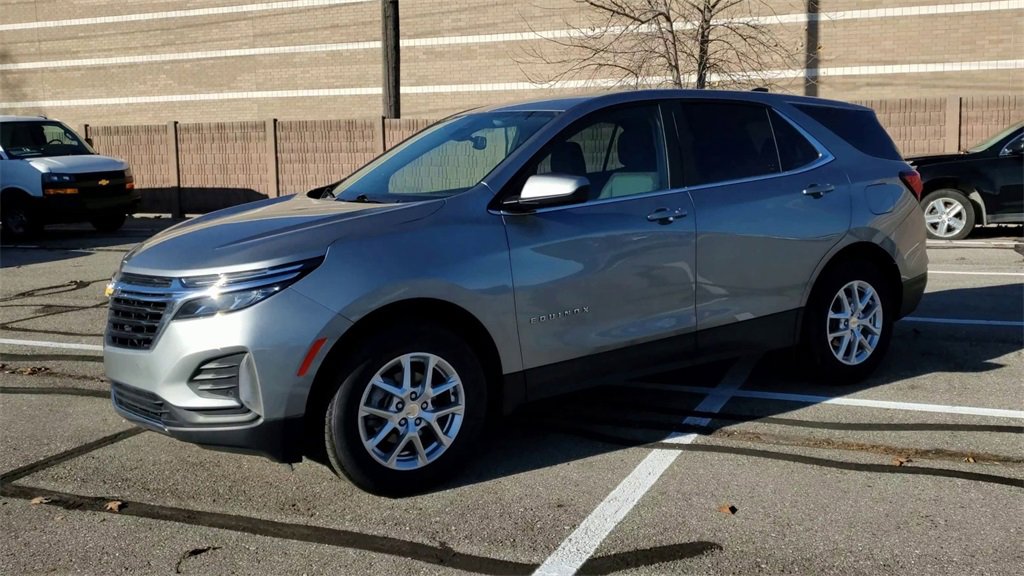 2024 Chevrolet Equinox LT photo 4