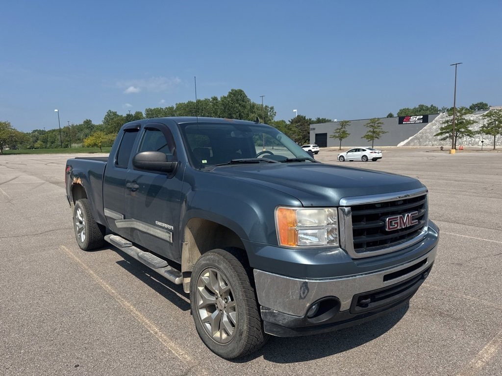 Used 2010 GMC Sierra 1500 SLE with VIN 1GTSKVE32AZ188505 for sale in Waterford Township, MI
