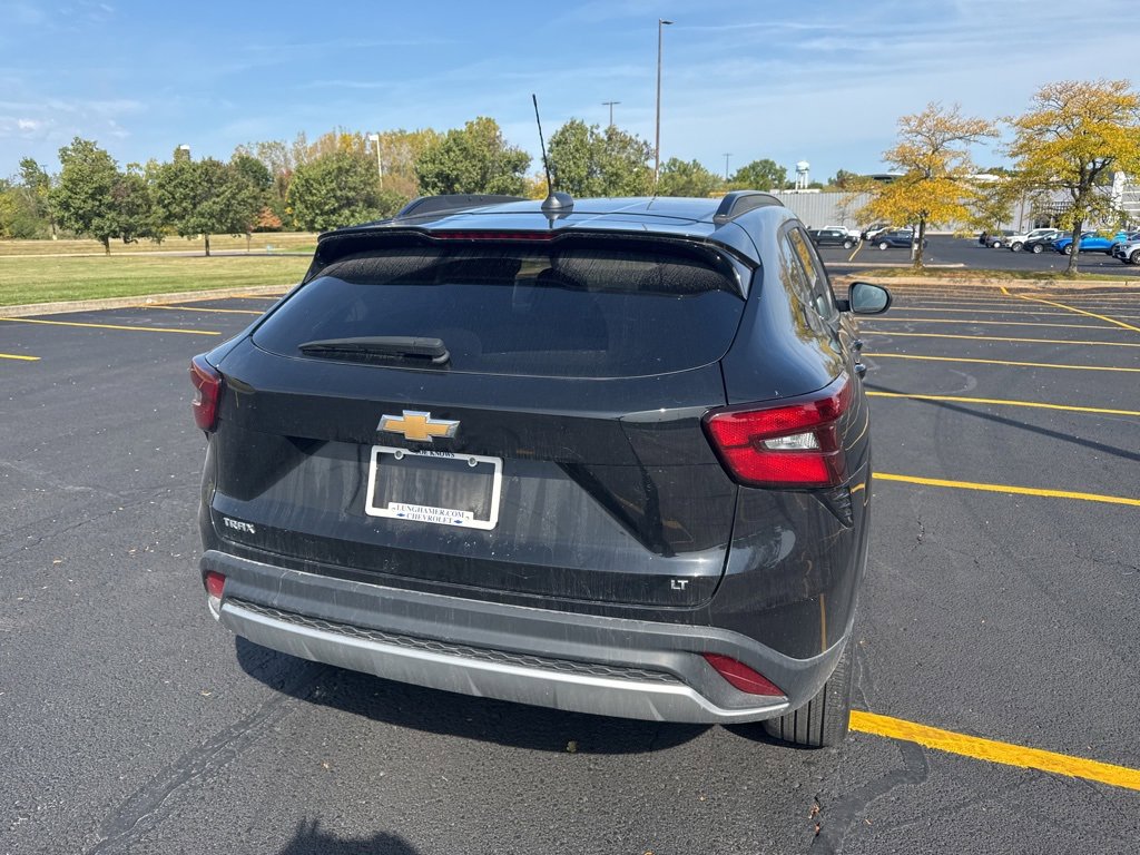 2024 Chevrolet Trax LT photo 4