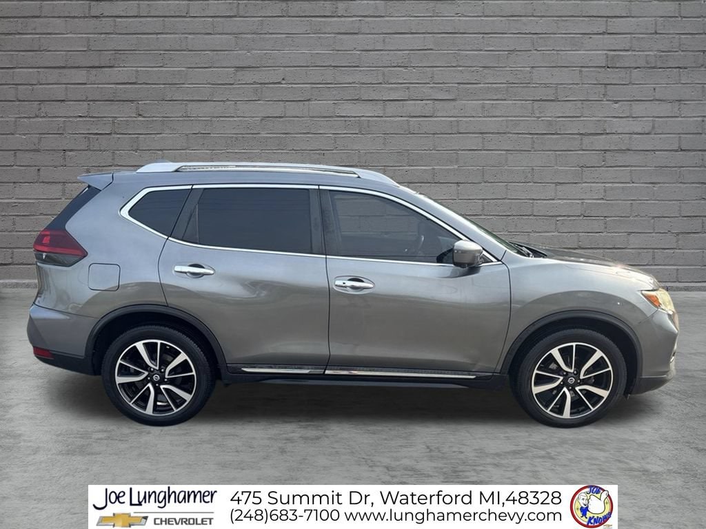 Used 2019 Nissan Rogue SL with VIN 5N1AT2MT1KC758986 for sale in Waterford, MI