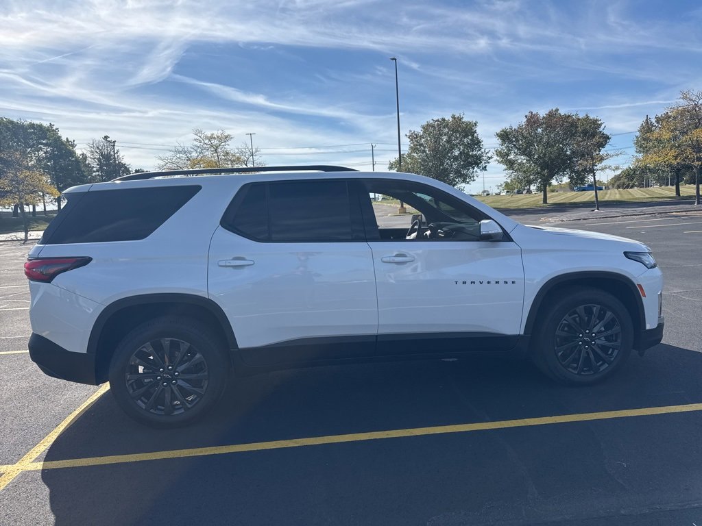 2023 Chevrolet Traverse RS photo 3