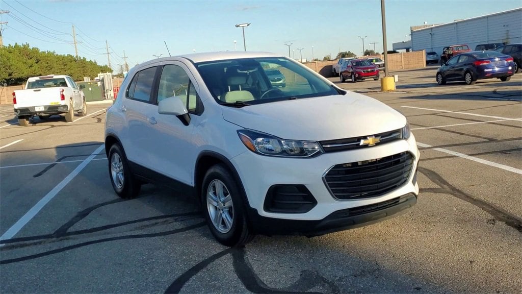 Used 2019 Chevrolet Trax LS with VIN 3GNCJKSB7KL224951 for sale in Waterford Township, MI