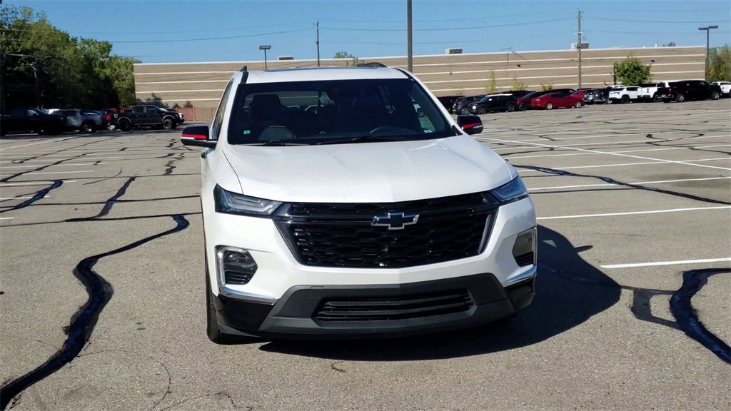 2023 Chevrolet Traverse Premier photo 2