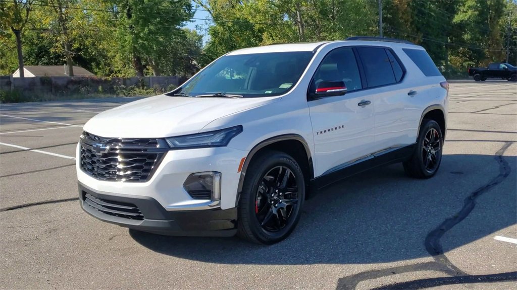 2023 Chevrolet Traverse Premier photo 3