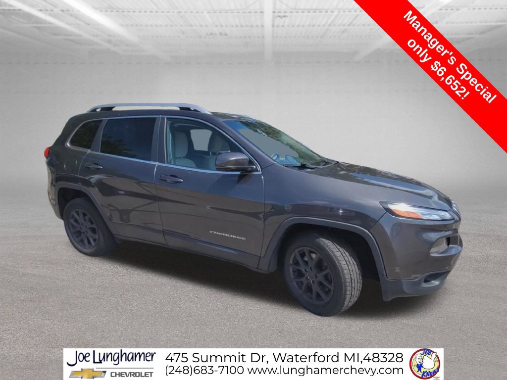 Used 2017 Jeep Cherokee Latitude with VIN 1C4PJLCB9HW585244 for sale in Waterford, MI