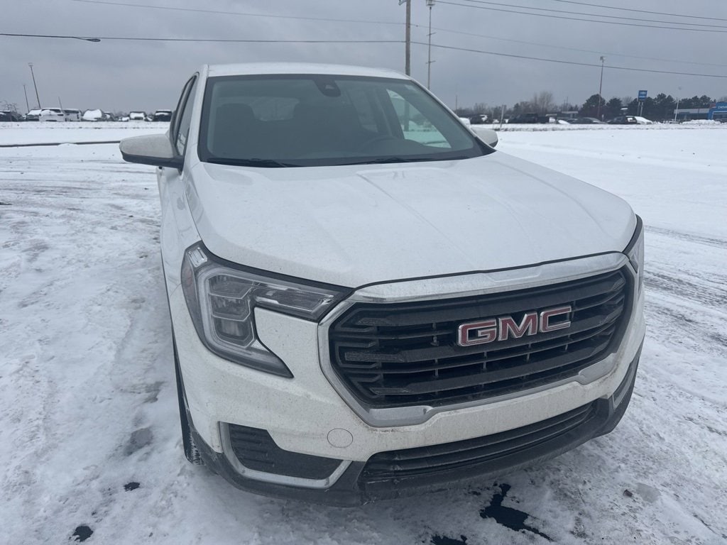 2023 GMC Terrain SLE's photo